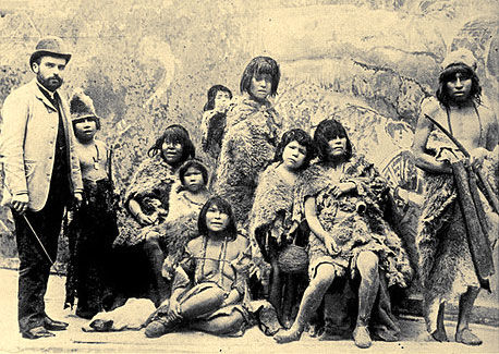 Group of Selk'nam natives Group of Selk'nam natives