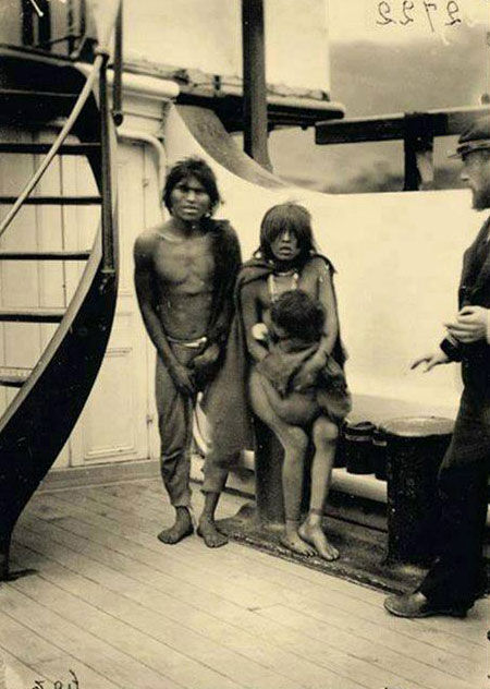 Selk'nam natives, 1889 Selk'nam natives, 1889